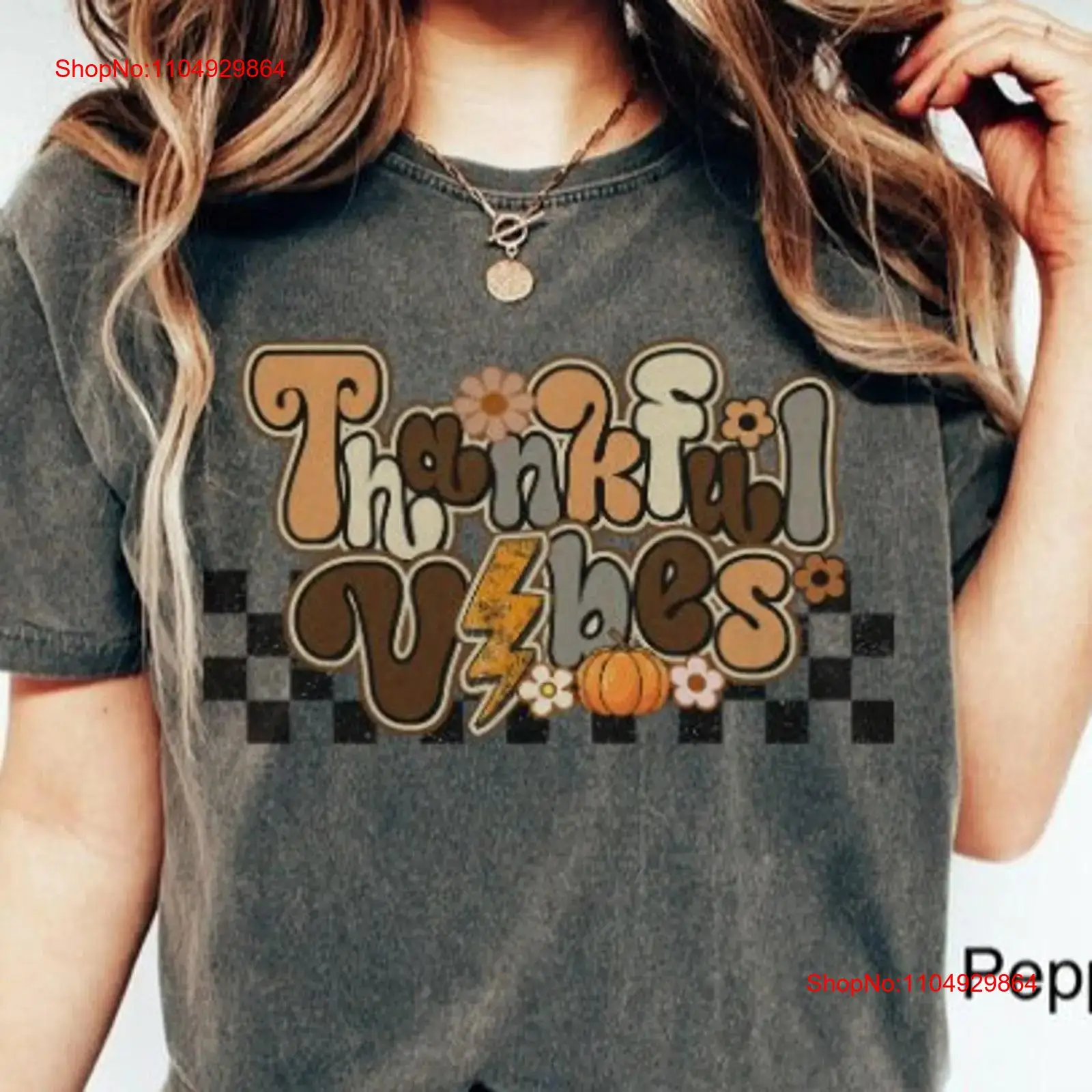 Vintage Vibes Fashion - Retro Thanksgiving T Shirt Checkered Thankful