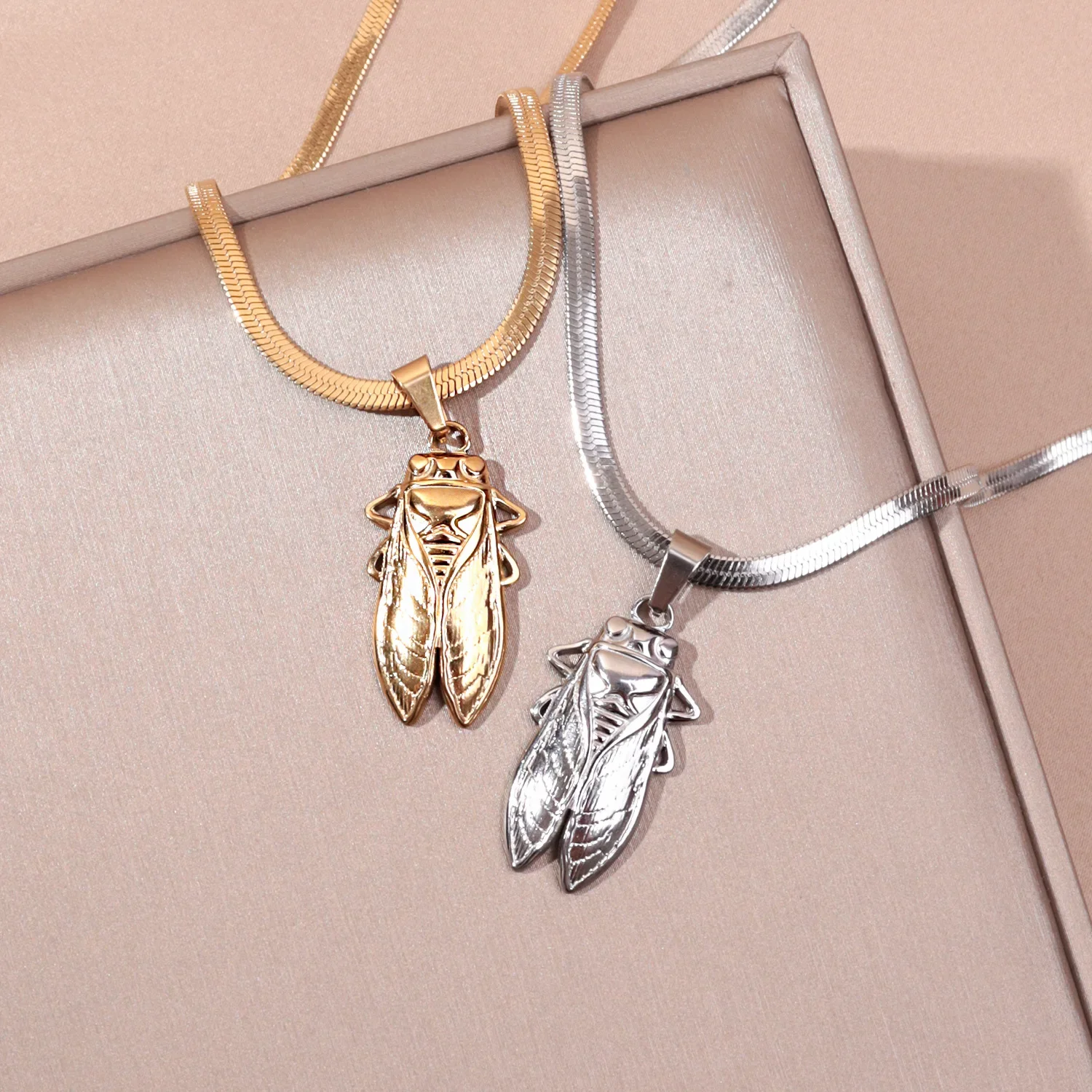 Stainless Steel Big Cicada Ant - Vintage Fashion Bug 评论和价格