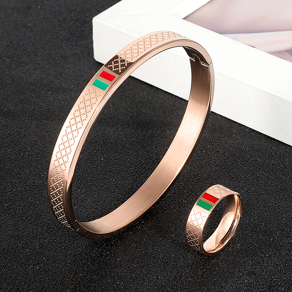 Zalman Classic Brand Green Red - Vintage Fashion Jewelry Brands 评论和价格