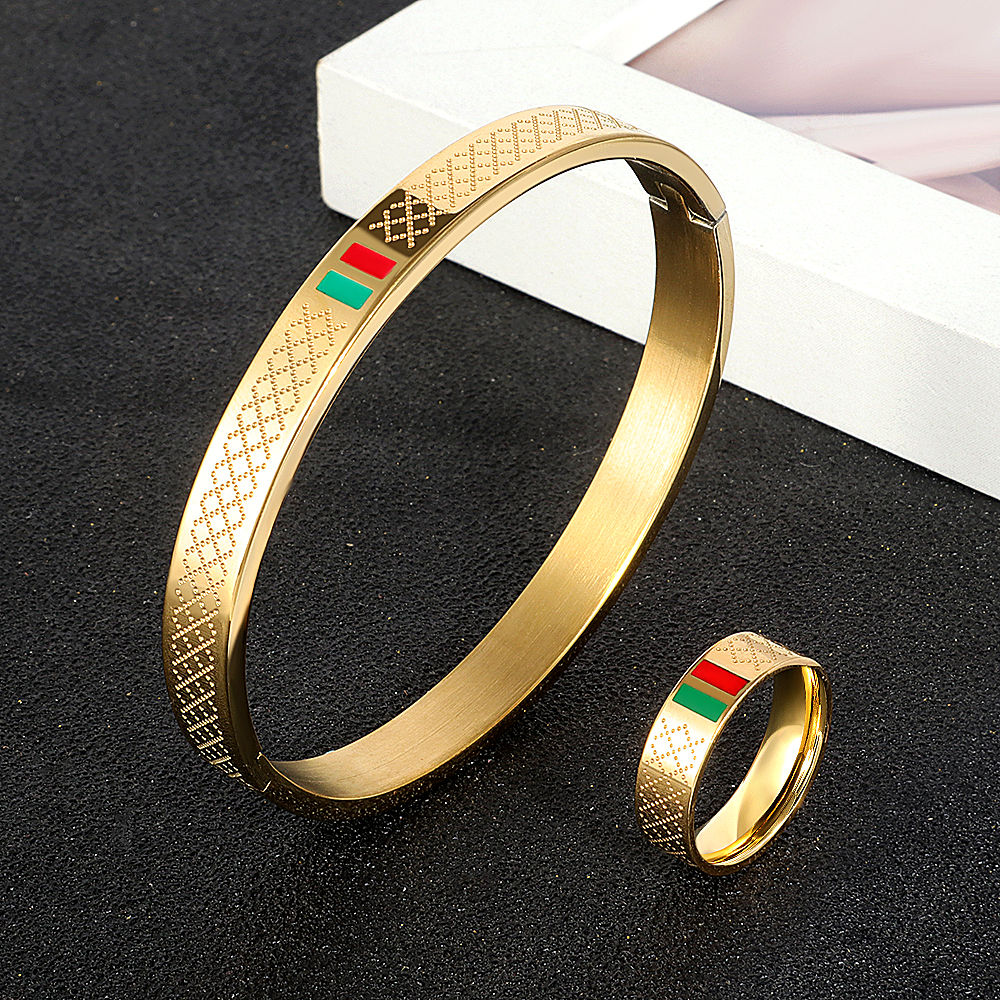 Zalman Classic Brand Green Red - Vintage Fashion Jewelry Brands 评论和价格