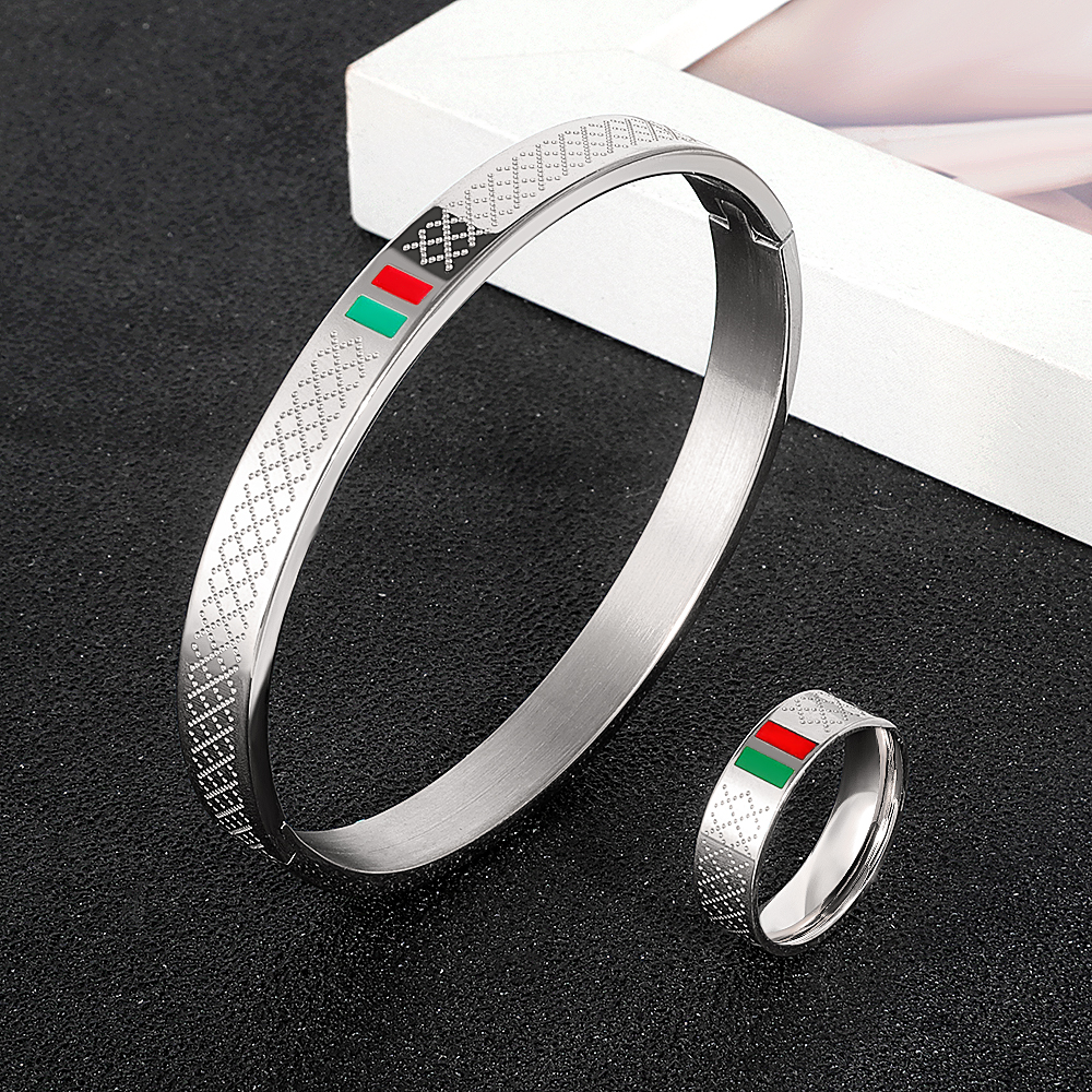 Zalman Classic Brand Green Red - Vintage Fashion Jewelry Brands 评论和价格