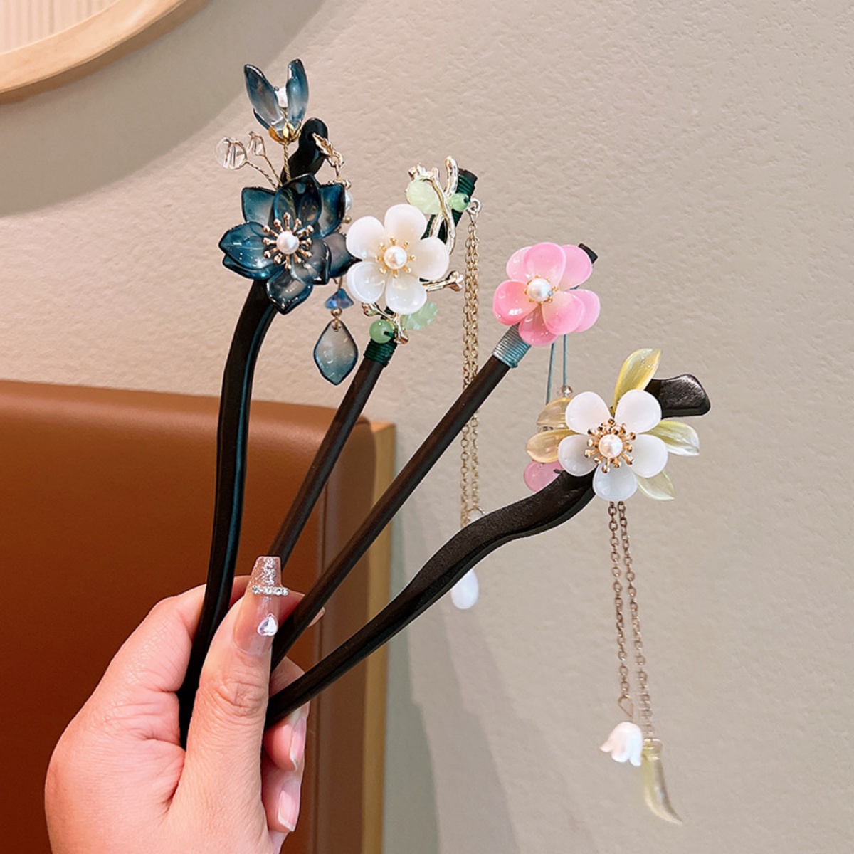 Exquisite Flower Tassel Wooden - Vintage Fashion Accessories 评论和价格