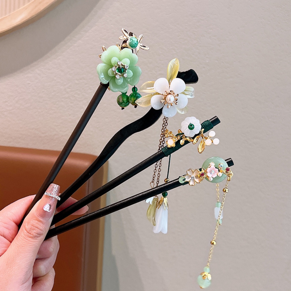 Exquisite Flower Tassel Wooden - Vintage Fashion Accessories 评论和价格